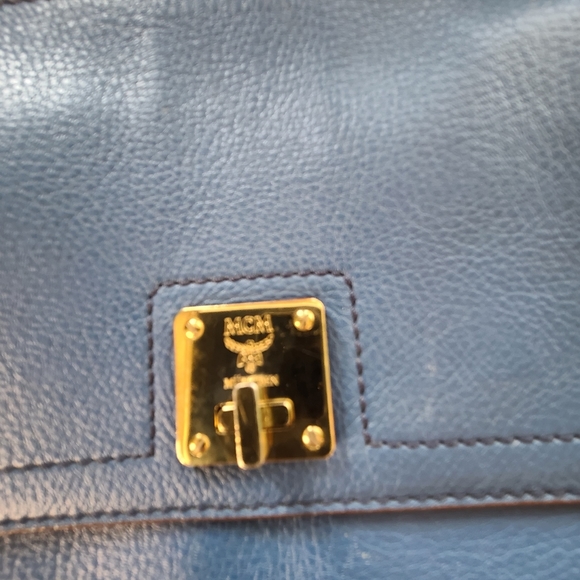 *SOLD* MCM Leather Crossbody Shoulderbag VGC W/ Dustbag - Picture 10 of 12